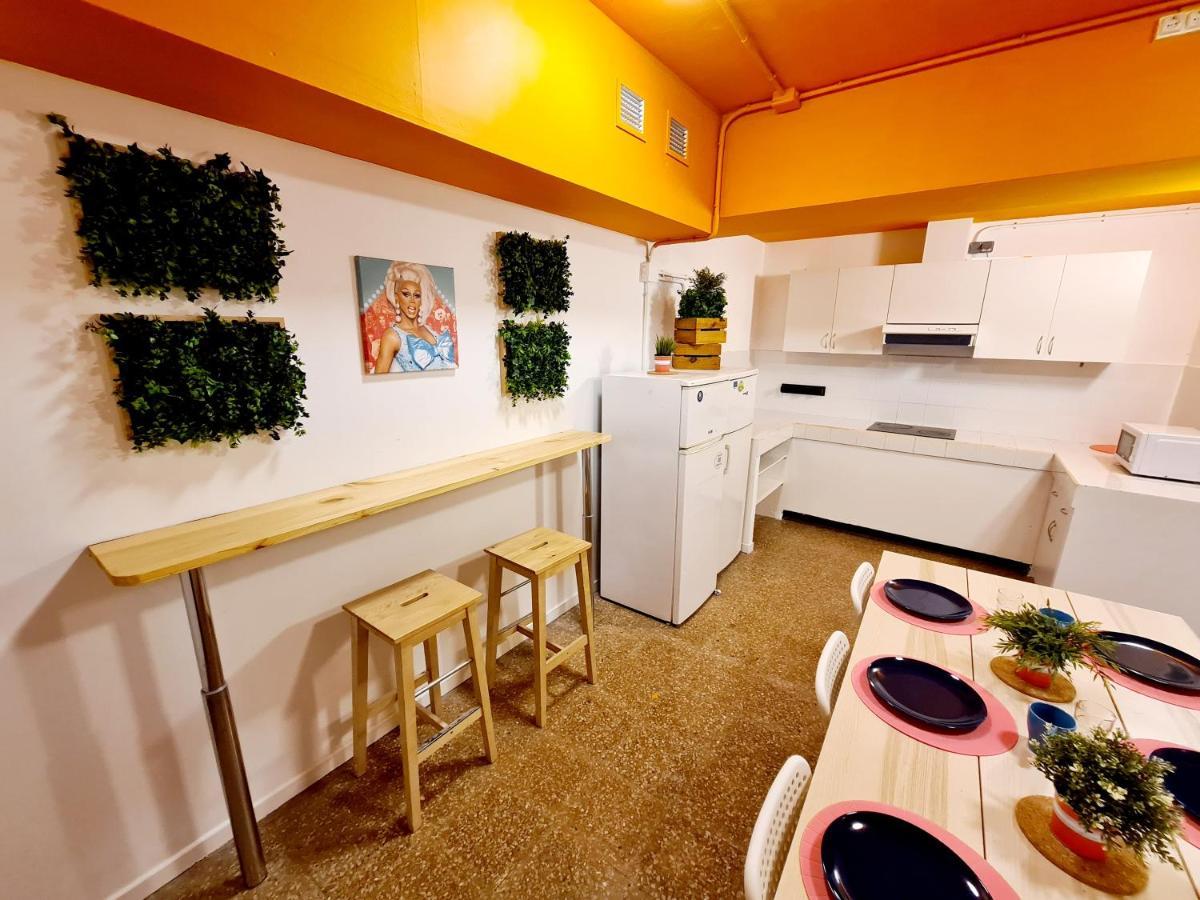 Hostel Arc House Gracia Barcelona Exterior foto