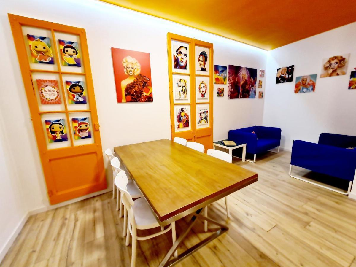 Hostel Arc House Gracia Barcelona Exterior foto